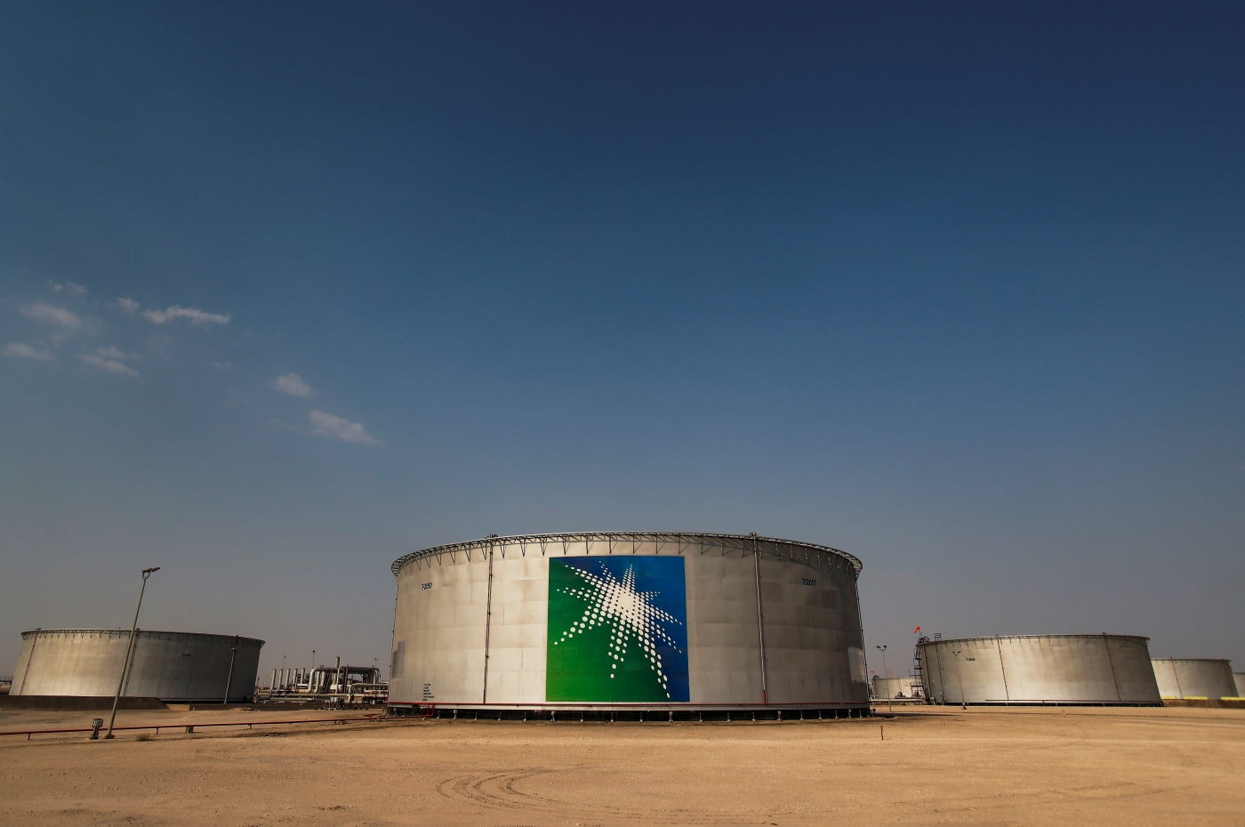 Saudi adopts 'shock and awe' tactics against rivals in the oil market