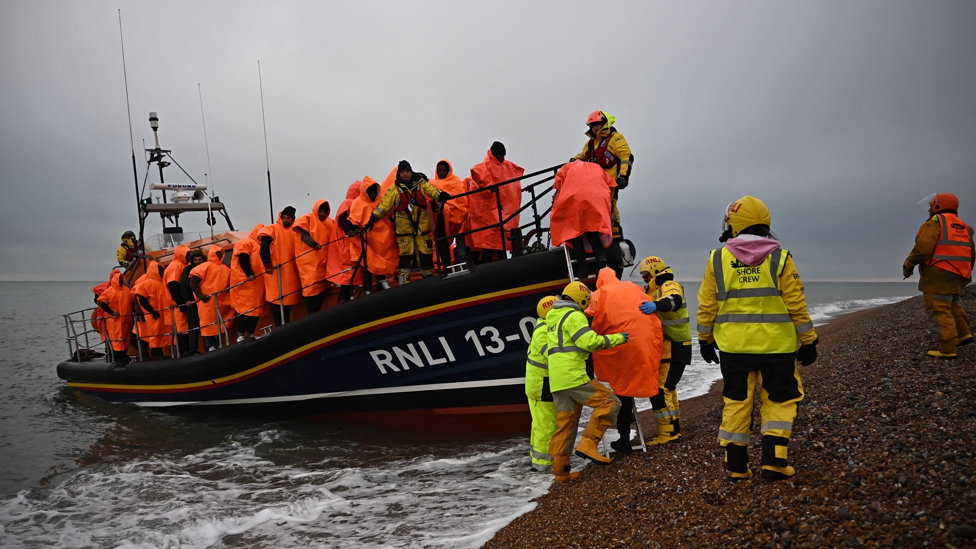 A Royal National Lifeboat Institution (RNLI) lifeboat at Dungeness on the southeast coast of England on 9 December 2022 (AFP/File photo)