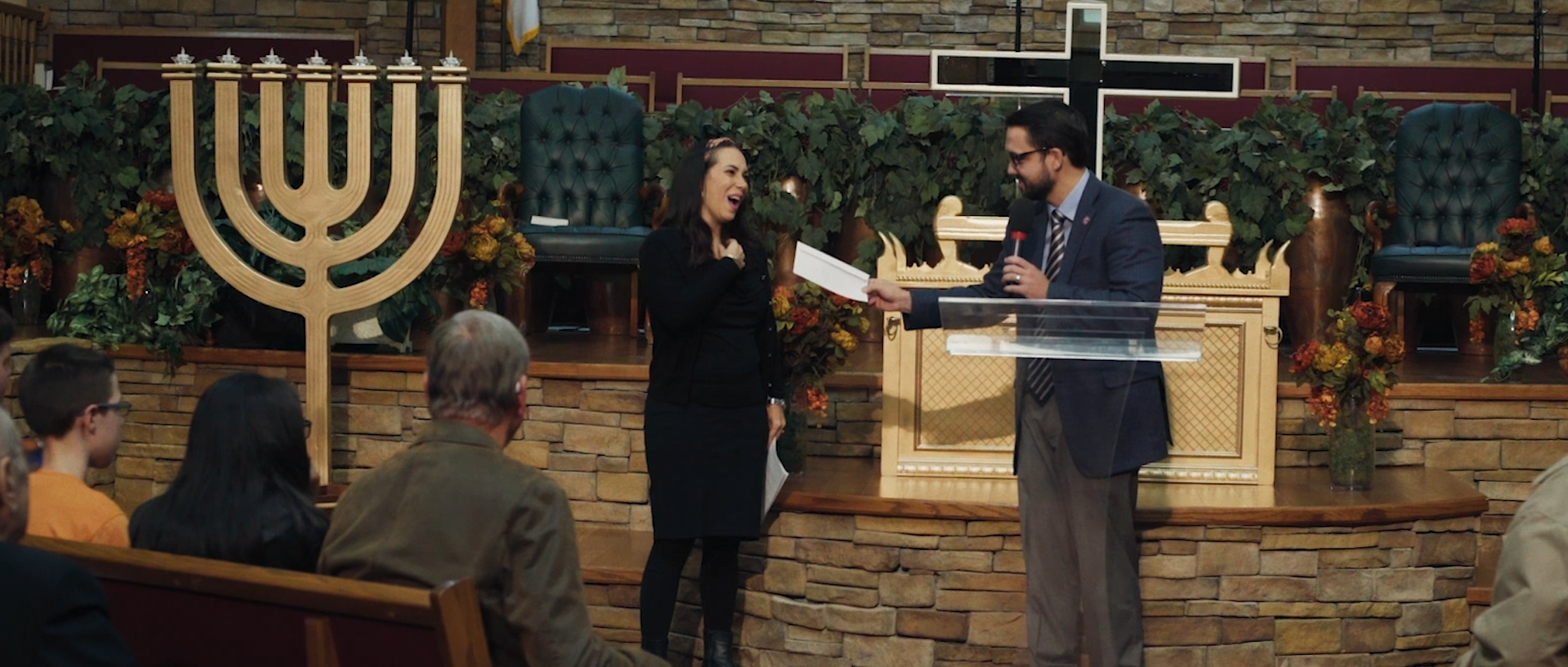 Yael Eckstein receives a $25,000 donation from the community in Middlesboro, Kentucky [Til Kingdom Come]