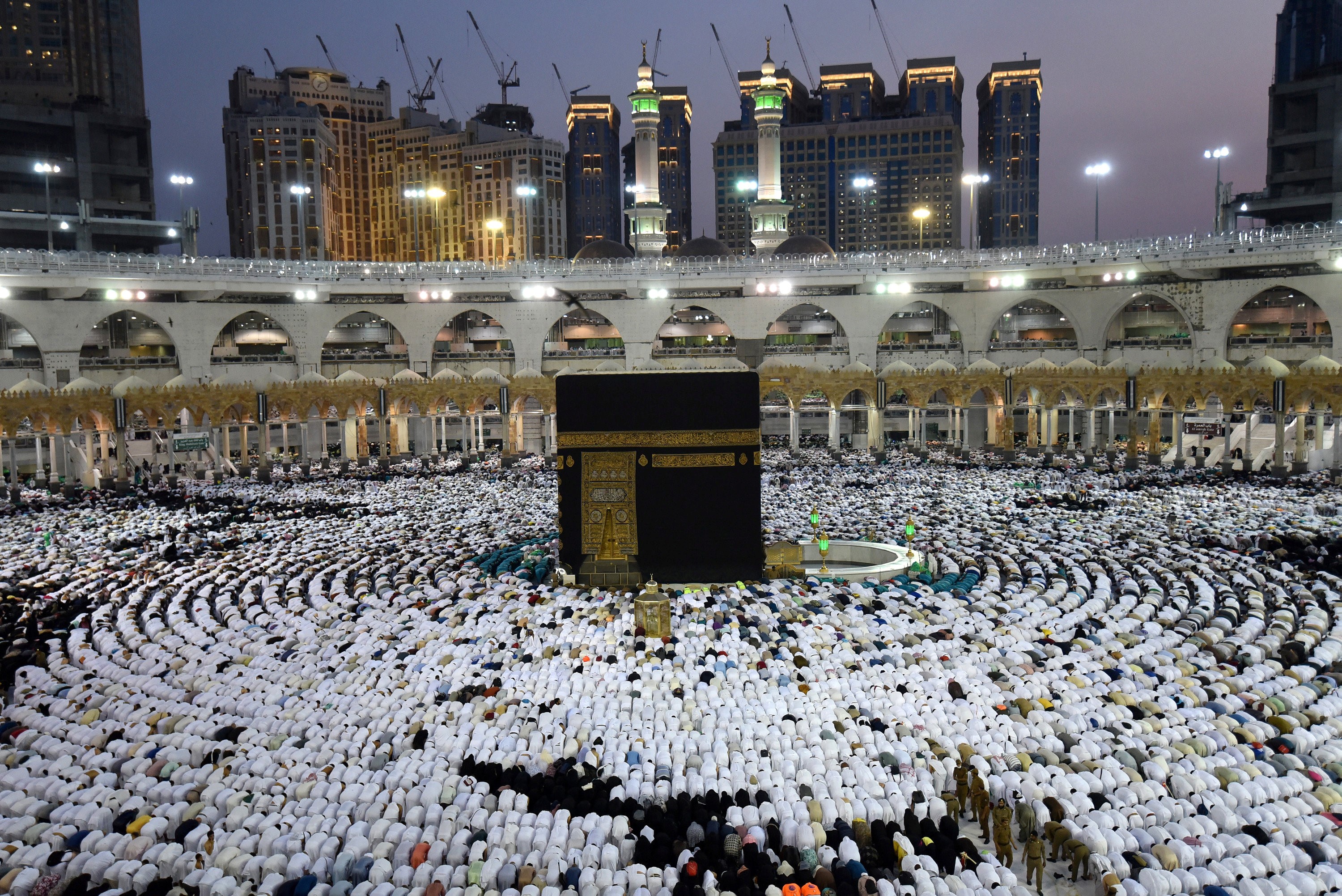 Muslims pray and gather around the holy Kaaba at the Great Mosque during the holy fasting month of Ramadan in Mecca, Saudi Arabia, May 26, 2019